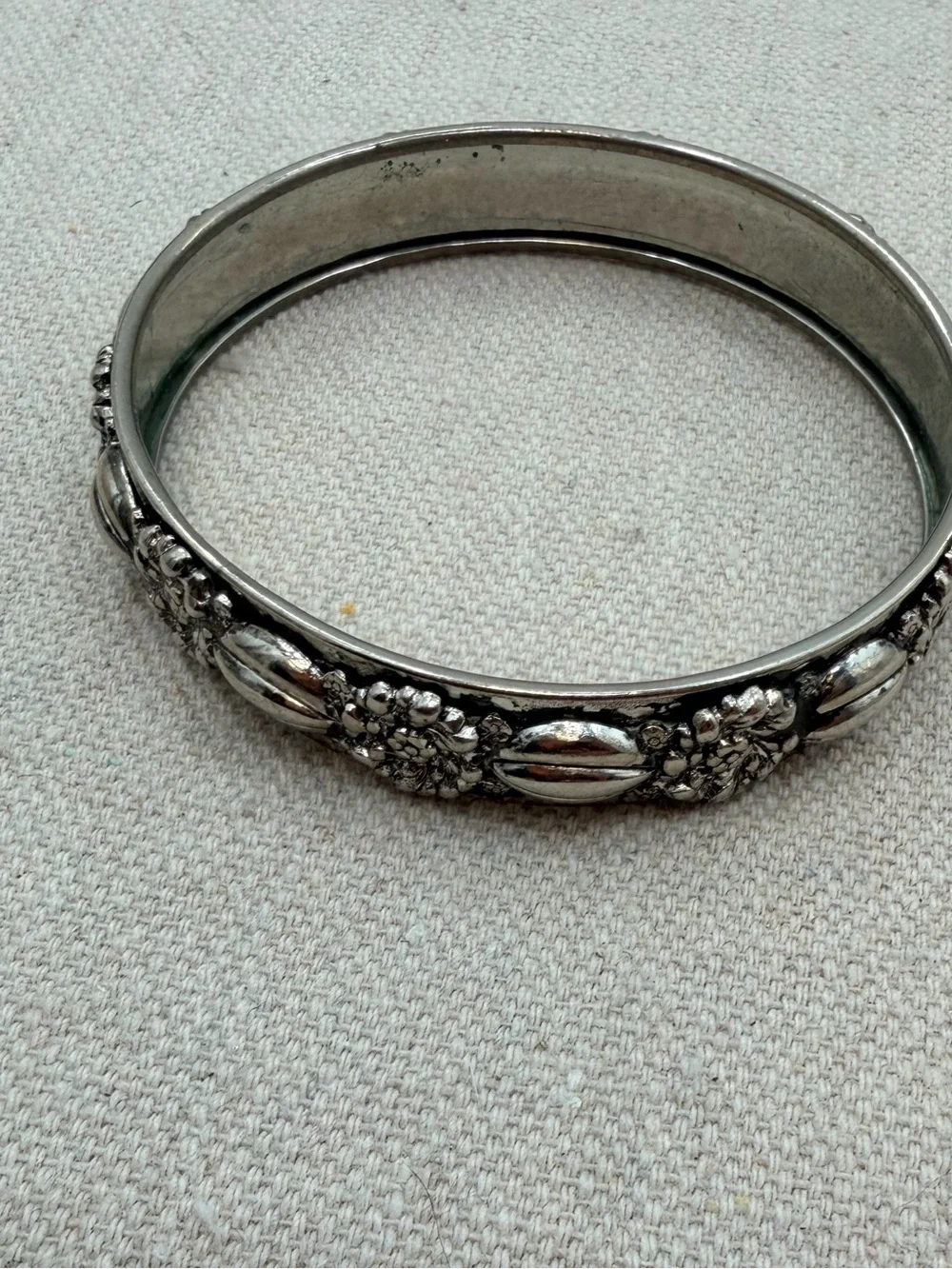 Vintage Silver Floral Embossed Bangle Bracelet